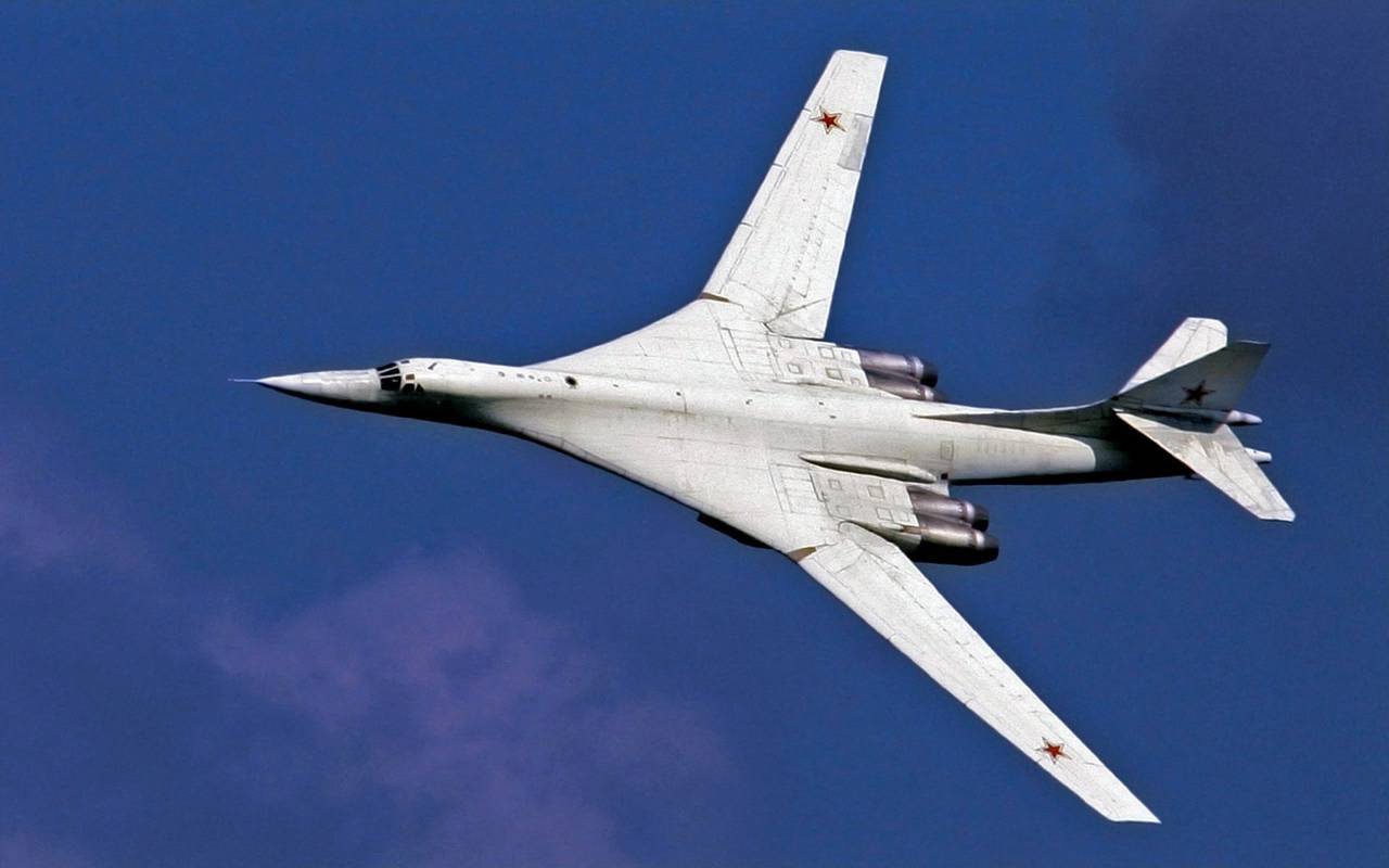 1361728138_249358_tu-160_-samolyot_-belyj-lebed_1920x1200_www.GdeFon.ru.jpg