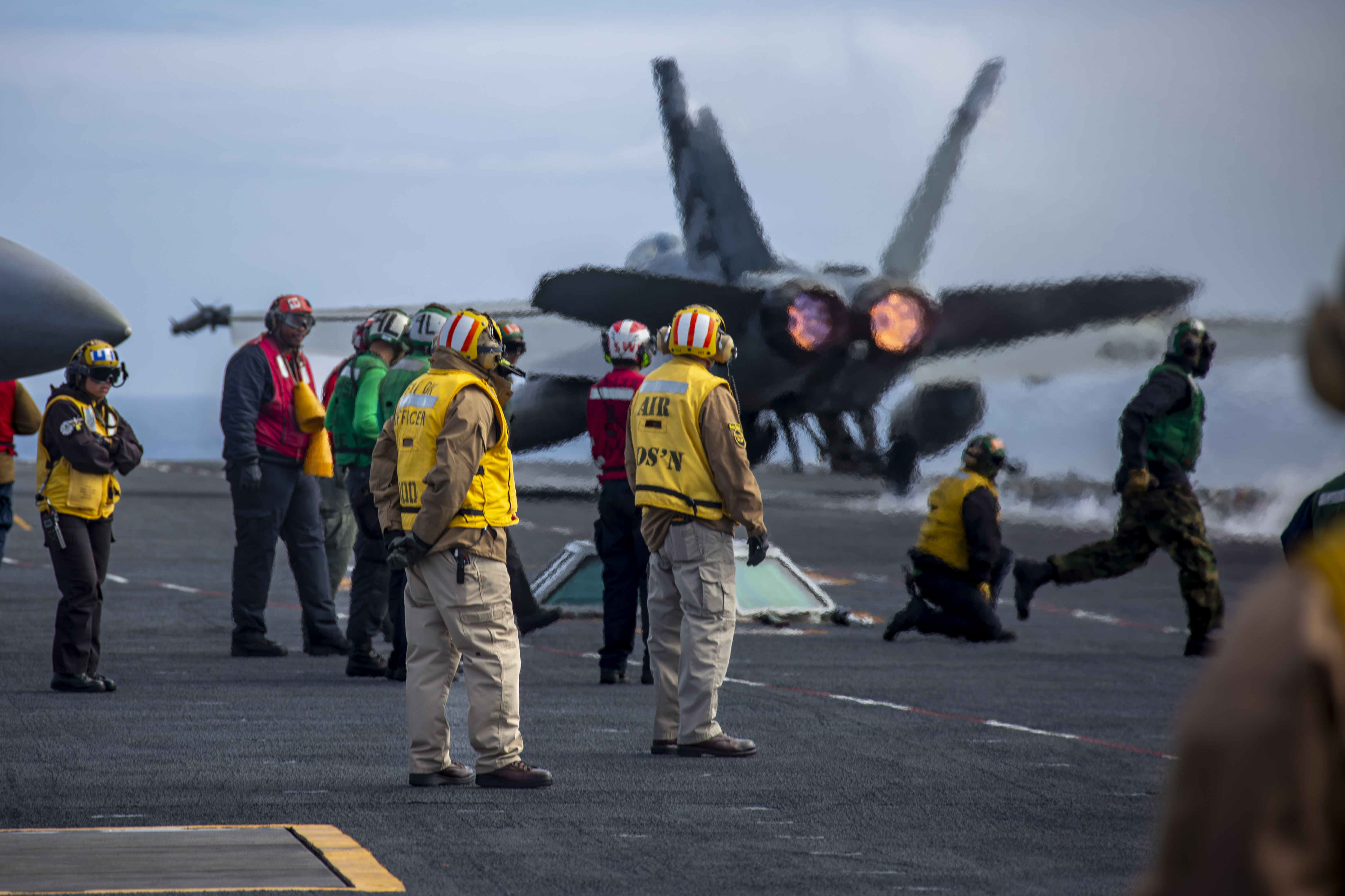 250823-N-NH911-2465 NORTH PACIFIC OCEAN (Aug. 23, 2025) An F/A-18E Super Hornet, attached to Strike Fighter Squadron (VFA) 151, launches from the flight deck of the Nimitz-class aircraft carrier USS Abraham Lincoln (CVN 72) during Northern Edge 2025 (NE25). NE25 is an exercise led by U.S. Indo-Pacific Command that serves as a platform for joint, multi-domain operations to deliver high-end, realistic warfighter training, strengthen joint interoperability, and sharpen the air and sea-based combat readiness of U.S. and participating forces. (U.S. Navy photo by Mass Communication Specialist Seaman Daniel Kimmelman)