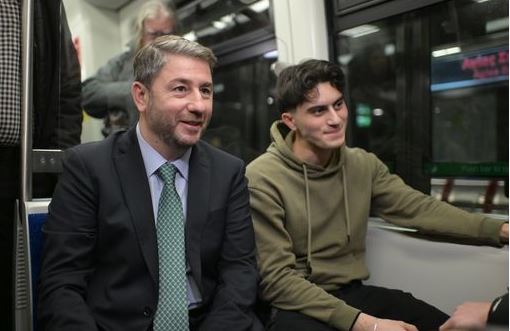 androulakis2_2.JPG