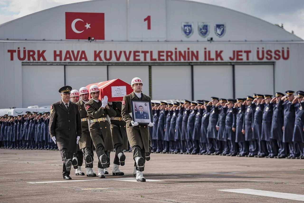 crashed-turkish-f-16-was-on-scramble-mission-to-intercept-unidentified-radar-signatur-3215214_202602271012_20260227101253_1.webp