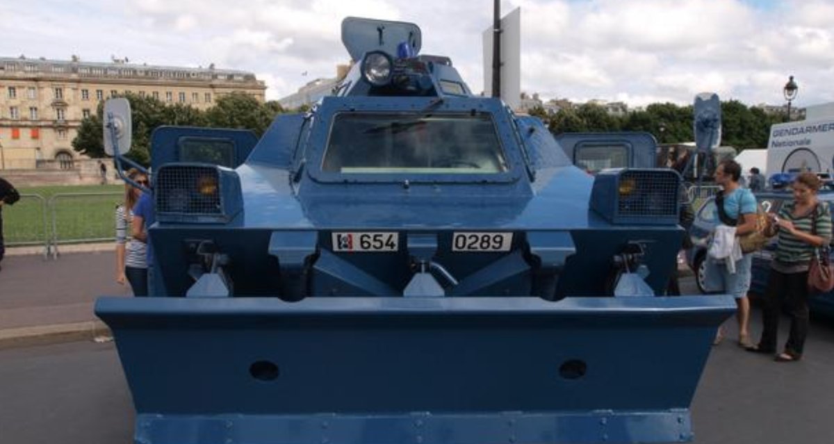 france_arma.jpg