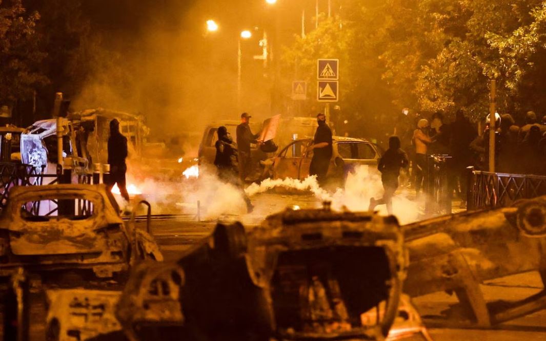 france_riot.JPG
