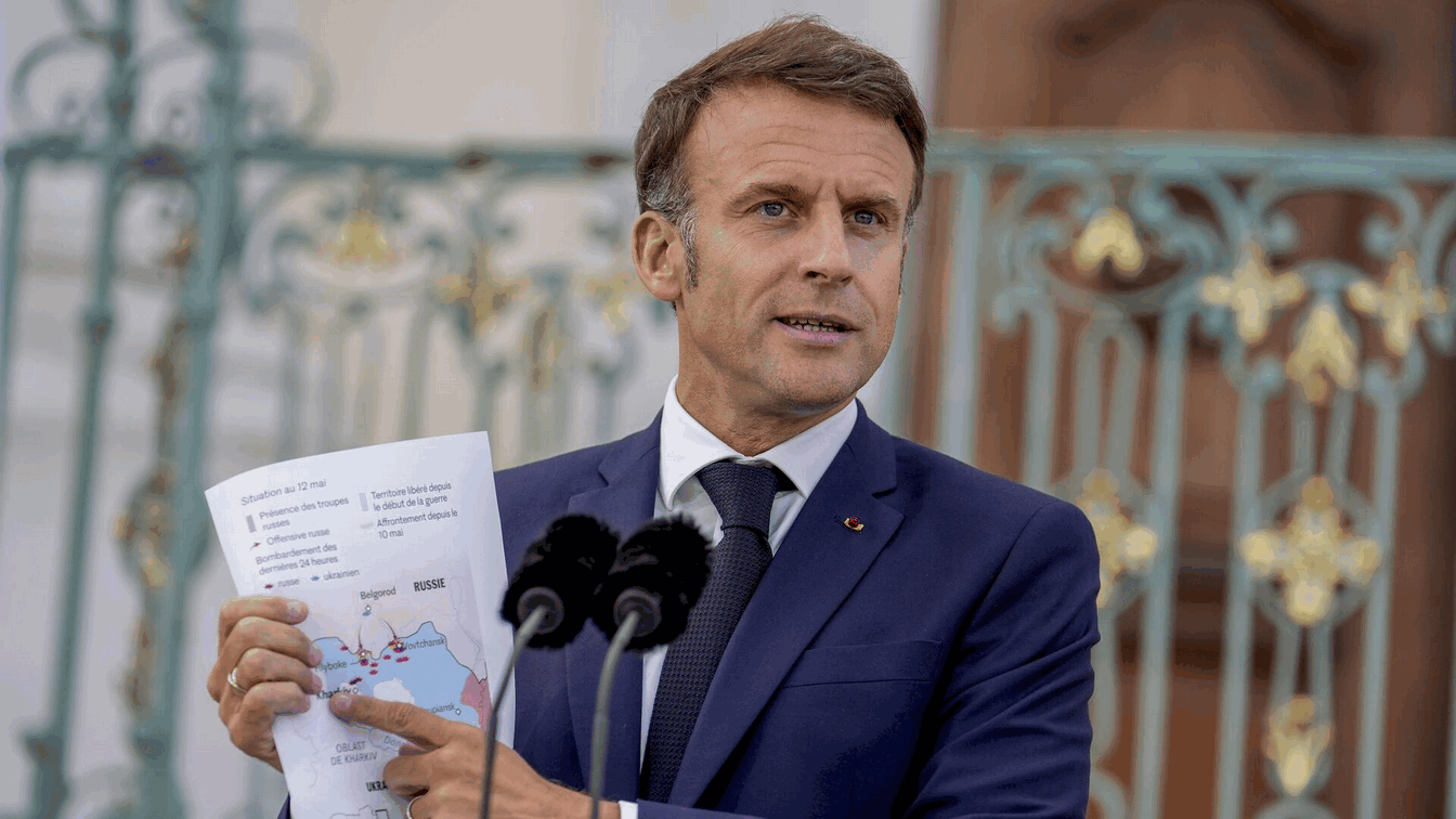 macron_4.png