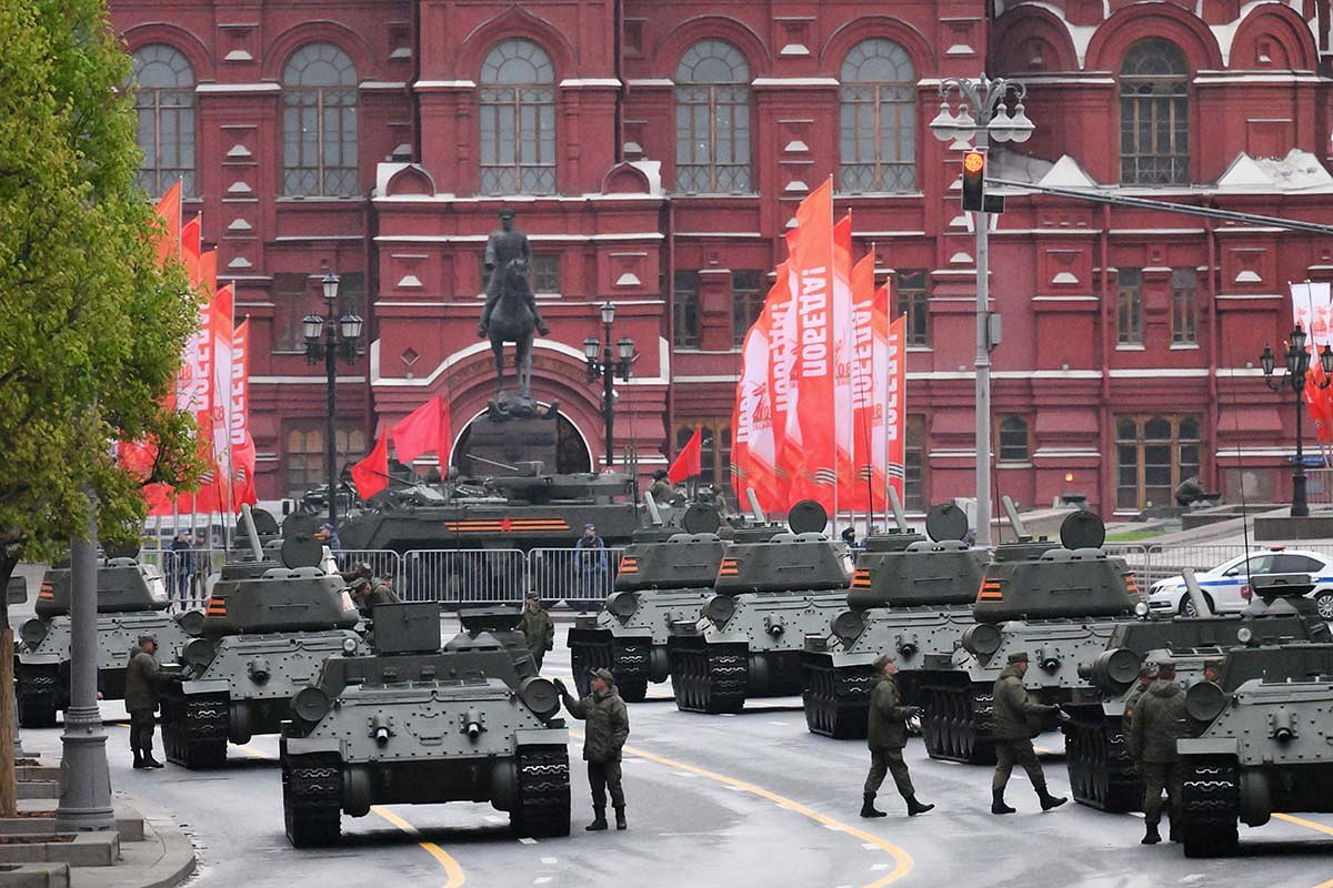parade_4_2.jpg