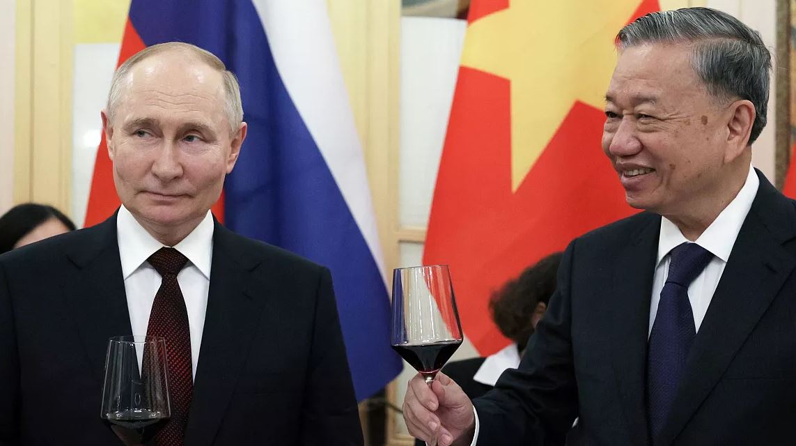putin_vietnam.JPG
