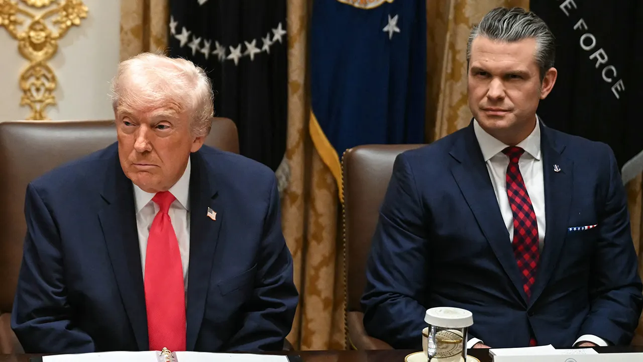 trump_hegseth_2.webp