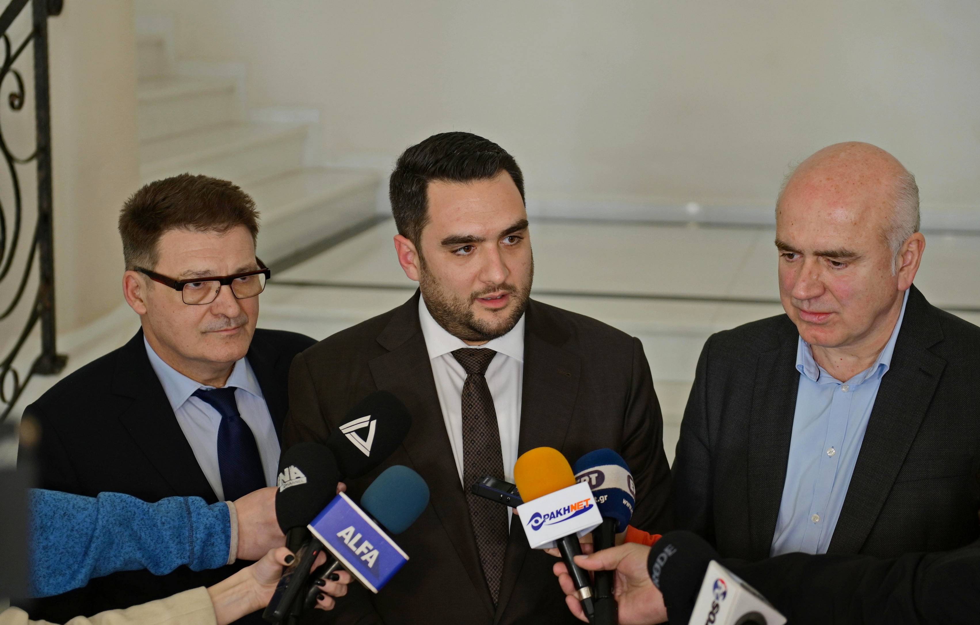 Δ._ΠΕΤΡΟΒΙΤΣ_Χ._ΒΙΝΗΣ_Χ._ΜΕΤΙΟΣ.jpg